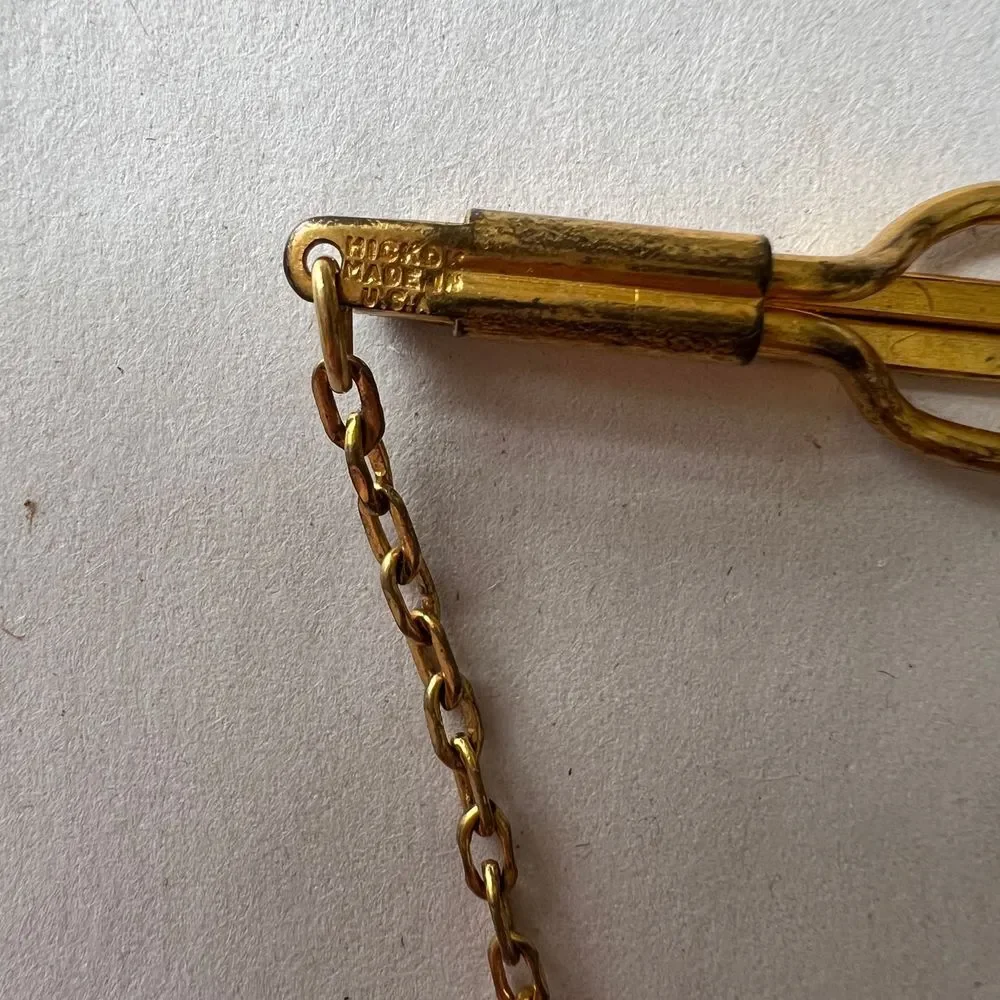 Hickok Vintage Tie Clip Bar Initial CW Gold Tone Chain‎ Retro Mens Jewelry